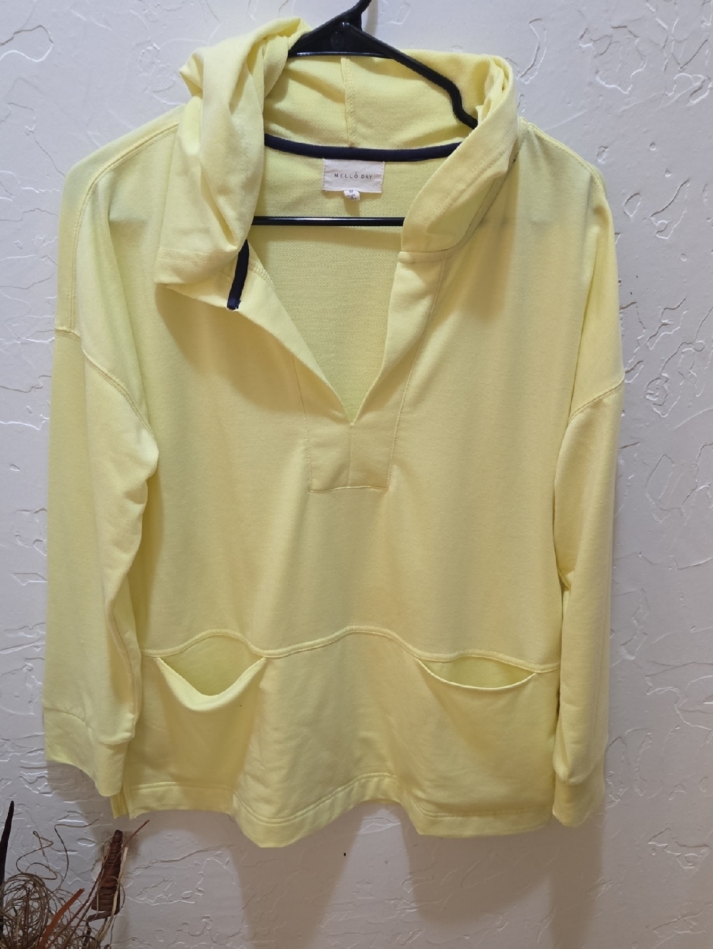 MELLODAY Soft Pale Yellow Tee with Navy Neck Trim